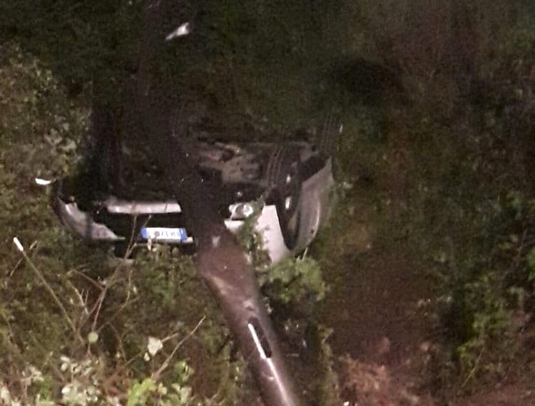 Grave Incidente Nella Notte Sulla PONTINA, Auto Si RIBALTA: 5 Feriti ...